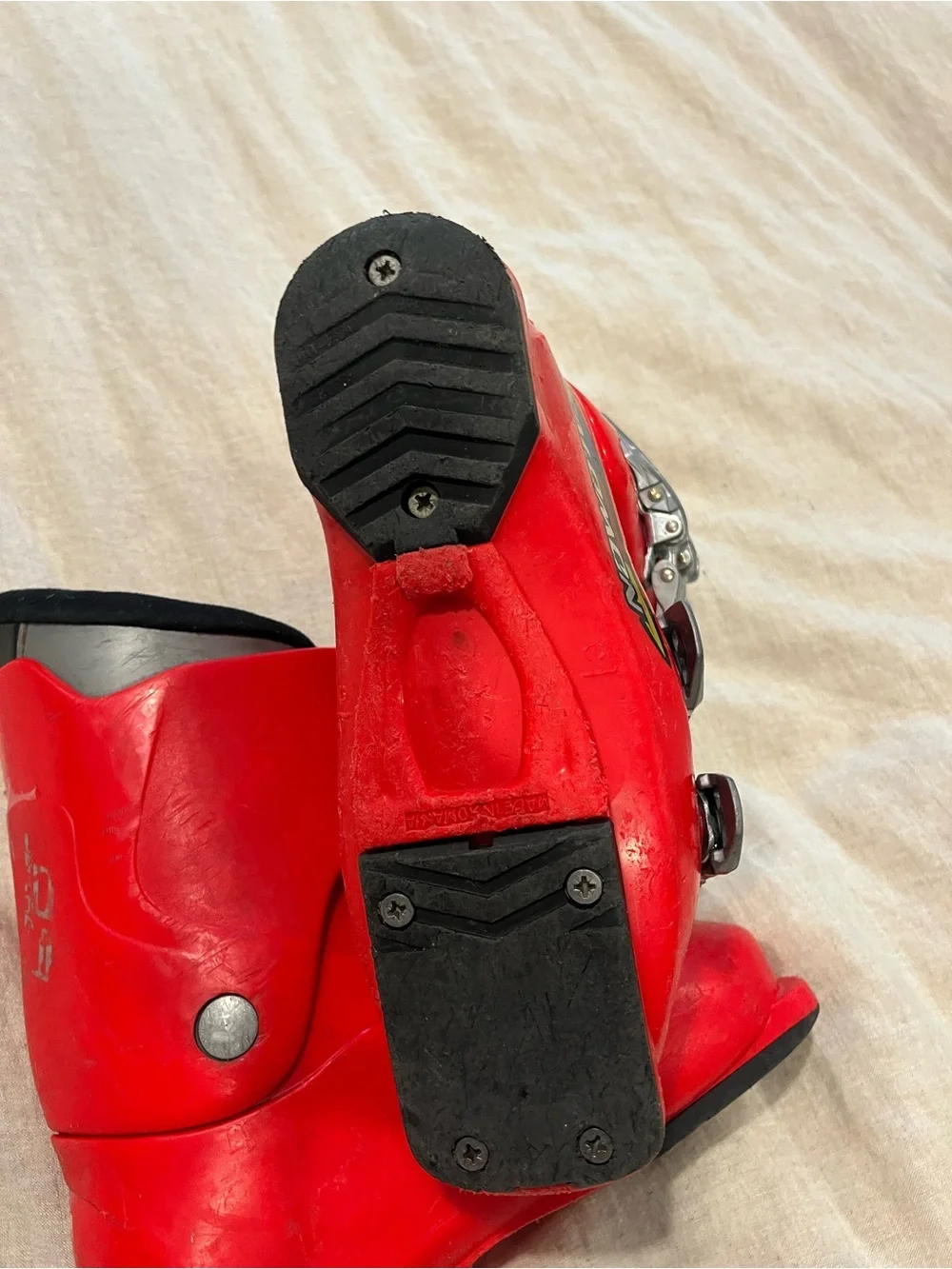 Salomon 20.0 Red Kids Ski Boots with Silver Buckle, 247 mm
